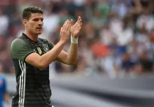 Beşiktaş'ta forvete iki aday