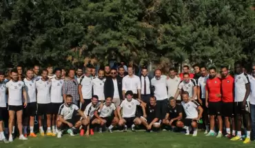 Alpay Özalan yetiştiği kulüp Altay'ı ziyaret etti