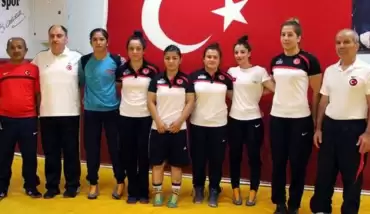 Kadın güreşçiler Romanya ile ortak kampta