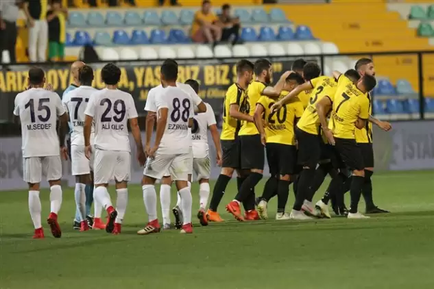 İstanbulspor, Afjet Afyonspor'u 4-3 mağlup etti 