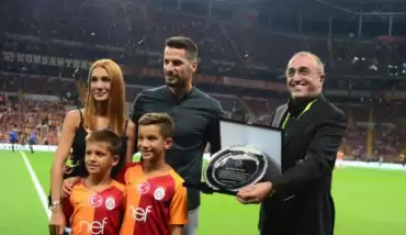 Galatasaray'dan Hakan Balta'ya plaket