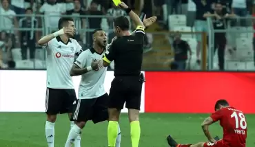 Kural hatasının kıyısından dönüldü! İşte o pozisyon...