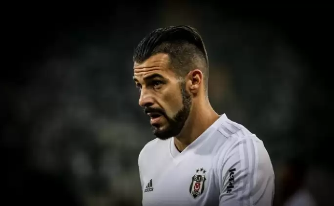 Beşiktaş, Alvaro Negredo'nun sözleşmesini karşılıklı olarak feshetti