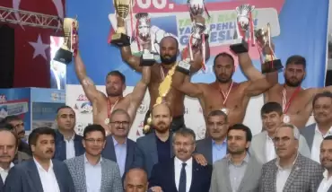 Orhan Okulu 6. kez üst üste başpehlivan oldu