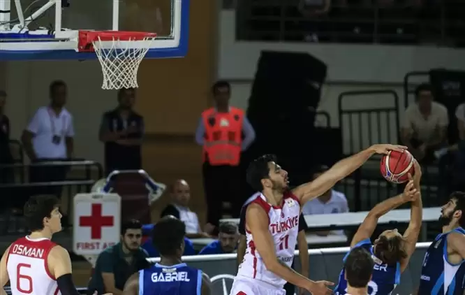 A Milli Erkek Basketbol Takımı, Türk Telekom'u yendi