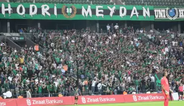 Kocaelispor, Gölcükspor’u uzatmalarda bulduğu gollerle 2-0 mağlup ederek bir üst tura yükseldi