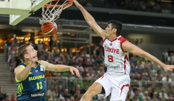 A Milli Erkek Basketbol Takımımız deplasmanda Slovenya'yı mağlup etti