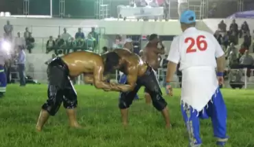 Pehlivanlar er meydanına gece çıktı!