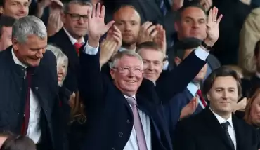 Video - Sir Alex Ferguson, yeniden Old Trafford'da!