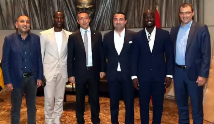 Stephen Appiah, Ali Koç ve yöneticilerle bir araya geldi