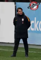 Emrah Bayraktar: ''Şampiyonluğa oynayan bir takımda genç bir futbolcu kolay kolay santrafor veya ofansif orta saha oynayamaz.''