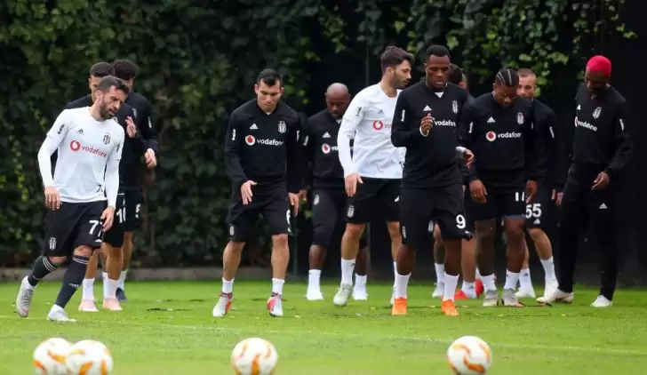 Beşiktaş'ta büyük operasyon! 7 futbolcu...