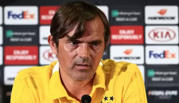 Phillip Cocu'dan istifa açıklaması