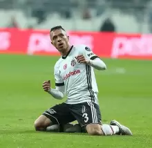 Flamengo, Adriano transferinden vazgeçti