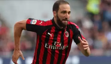 Gonzalo Higuain, Juventus'a kızgın