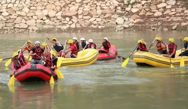 Türkiye'nin ilk Rafting Eğitim Merkezi Tunceli'de açıldı