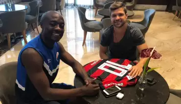 Diego Ribas, Fenerbahçe'den eski takım arkadaşı olan Pierre Webo'yu ziyaret etti