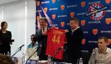 Halkbank, milli maç öncesi rakibe sponsor oldu! A Milli Takım’dan tepki...