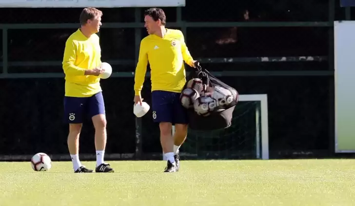 Fenerbahçe'yi Galatasaray derbisine Cocu'nun yardımcıları hazırlıyor!