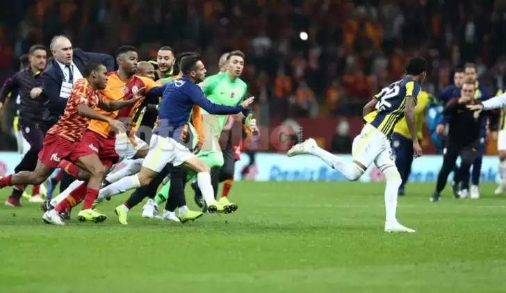 Galatasaray geçmiş dönem örneklerle savunma yapacak!