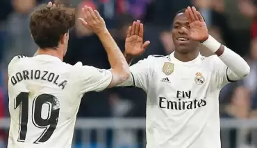 Real Madrid iki golle kazandı