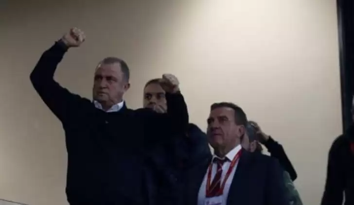 Fatih Terim yerinde duramadı!