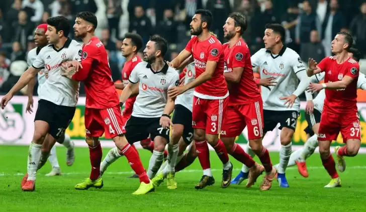 Beşiktaş - Sivasspor maçında kural hatası mı yapıldı?