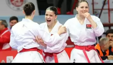 6 madalyalı Karate Milli Takımı yurda döndü