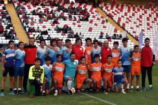 Türk futbolunun efsaneleri gençlerle aynı sahada