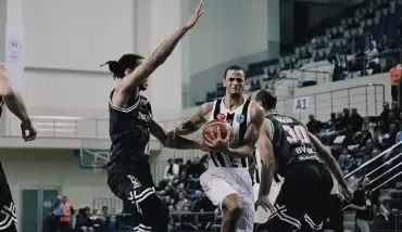 Sakaryaspor şansını son maça taşıdı