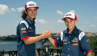 Deniz Öncü kimdir?