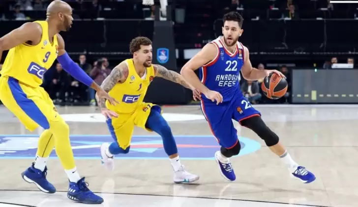 Anadolu Efes, sahasında Maccabi FOX Tel Aviv'e kaybetmedi