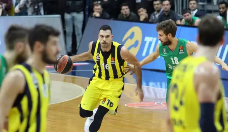 Fenerbahçe kendi evinde Darüşşafaka'yı yendi