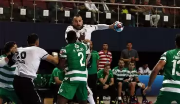 Beşiktaş Mogaz, Portekiz temsilcisi Sporting'e 34-28 yenildi