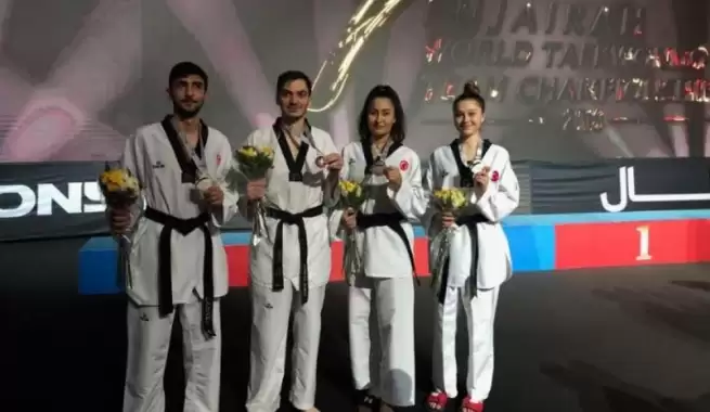 Dünya Takımlar Taekwondo Şampiyonası’nda Türkiye gümüş madalya kazandı