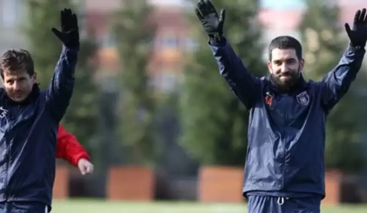 Arda ve Emre aile yemeğinde buluştu