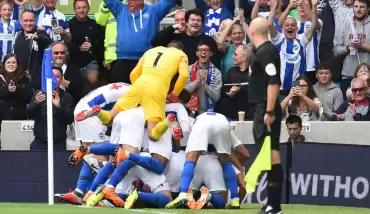 Özet - Huddersfield 10 kişi kaldı, Brighton 3 puanı aldı