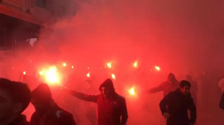 Galatasaraylılar, meşalelerle Dolmabahçe’ye gidiyor