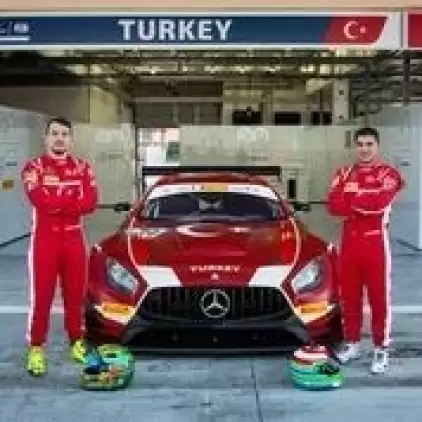 Türk ekibi Bahreyn’de ilk FIA GT Uluslar Kupası’nı kazandı