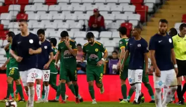 4 gollü maçta gülen olmadı!