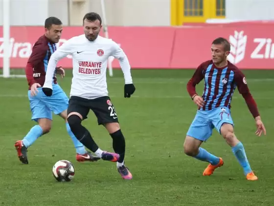 Ümraniyespor, 1461 Trabzon'u 4-1 mağlup etti