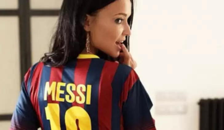 Angelina Petrova'dan Lionel Messi'ye özel poz!