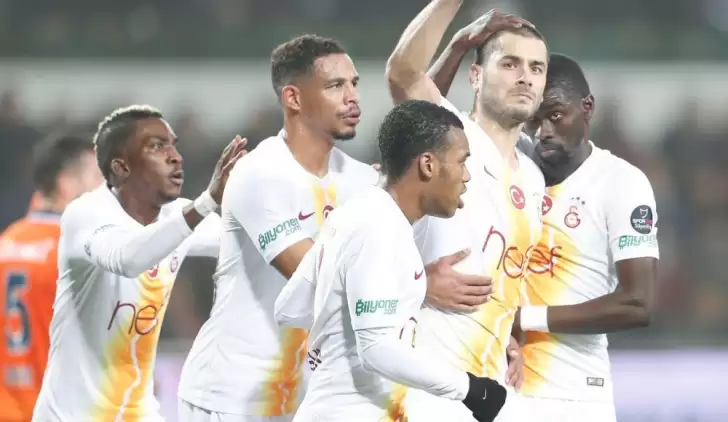 Galatasaray ilk 11'inde büyük sürpriz! Belhanda...