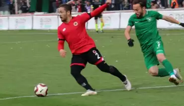 Beşiktaş'ta sağ beke sürpriz aday!