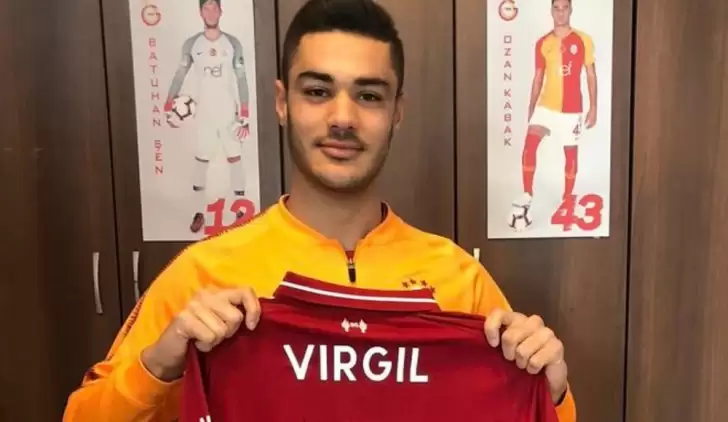 Virgil van Dijk, Galatasaraylı Ozan Kabak'a formasını hediye etti