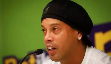 Ronaldinho’nun ülke dışına çıkması yasaklandı