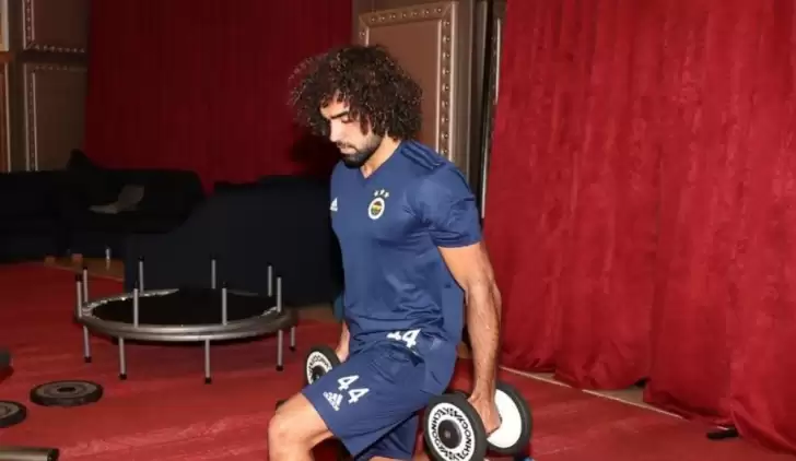 Sadık Çiftpınar, Fenerbahçe'deki ilk antrenmanına çıktı
