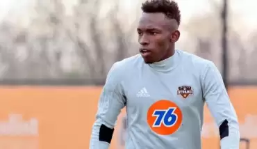 Alberth Elis, Fenerbahçe için İstanbul'da