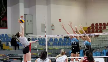 Kameroğlu Beylikdüzü Voleybol İhtisas, kazanmasına rağmen elendi