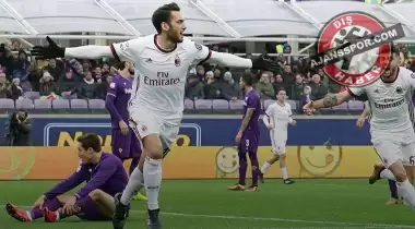 Leipzig, Milan forması giyen Hakan Çalhanoğlu'ndan vazgeçmiyor